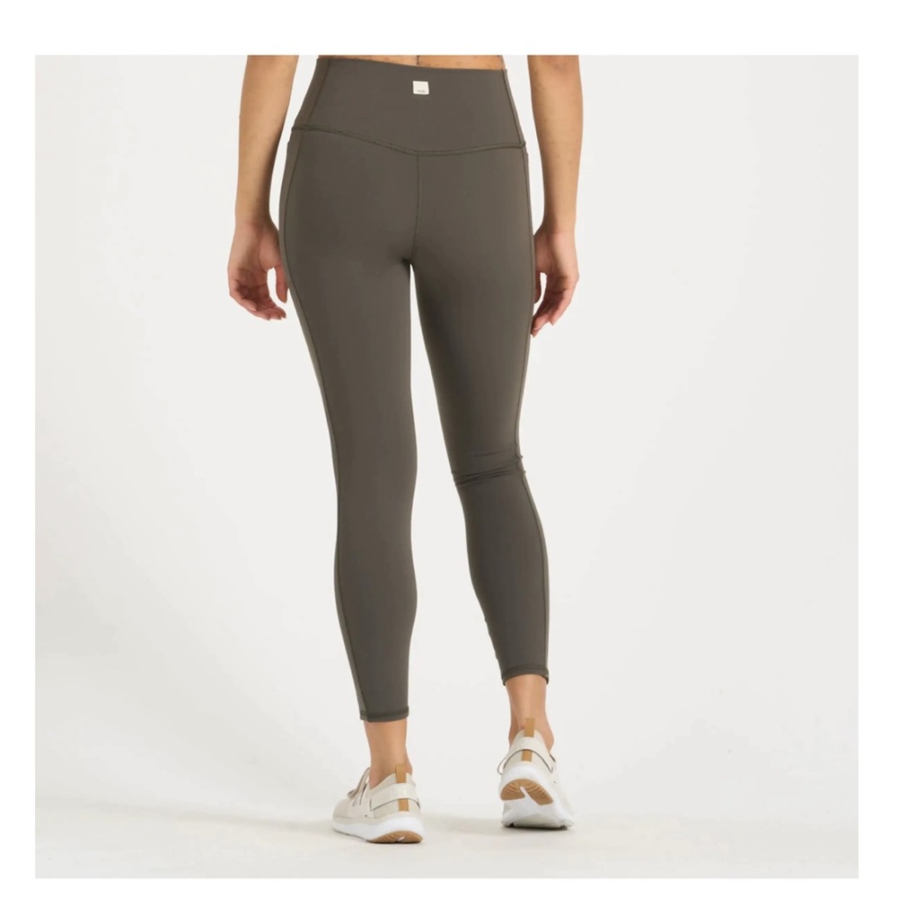 Vuori studio pocket leggings oregano M